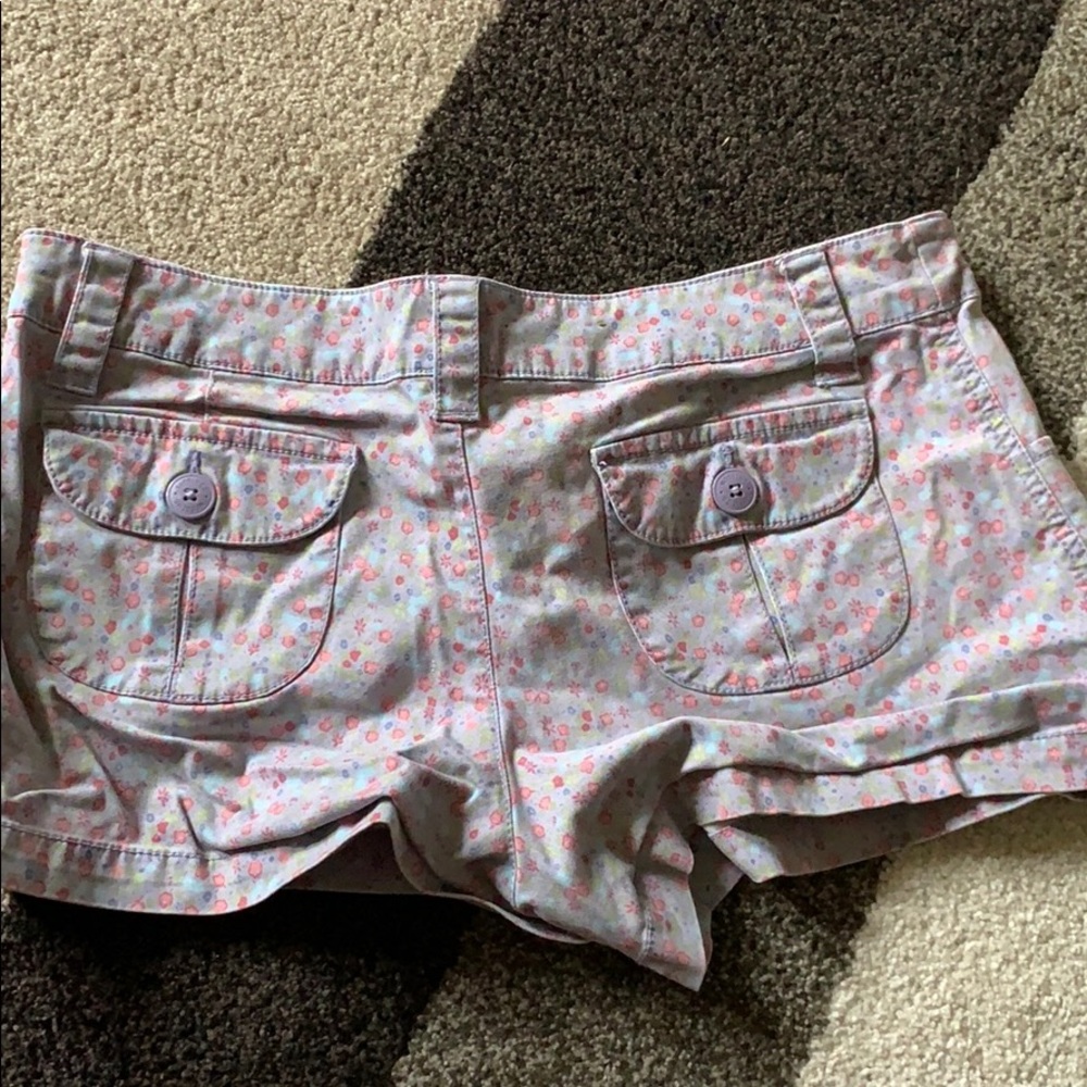 Shorts - Picture 2 of 3